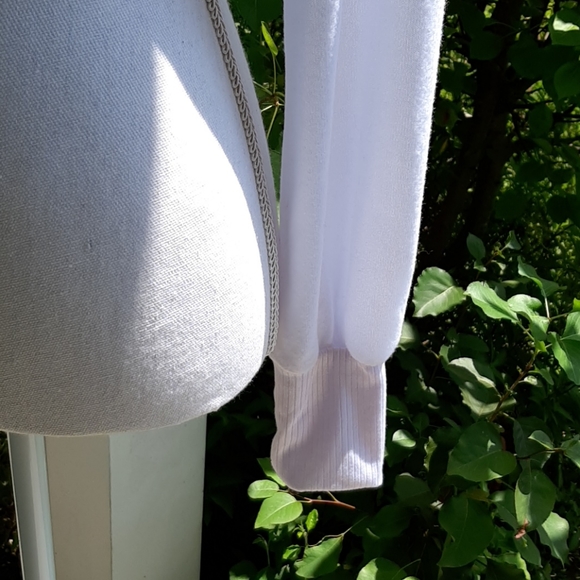 Long Sleeved White Crop Top - Picture 3 of 6